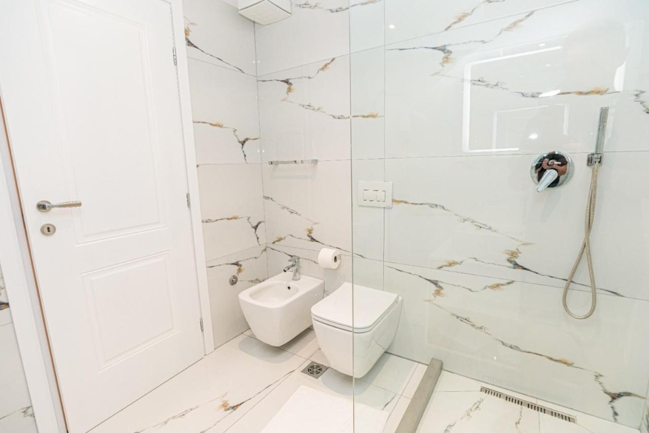 Hakuna Matata Residence & Apartments Vlorë Eksteriør billede