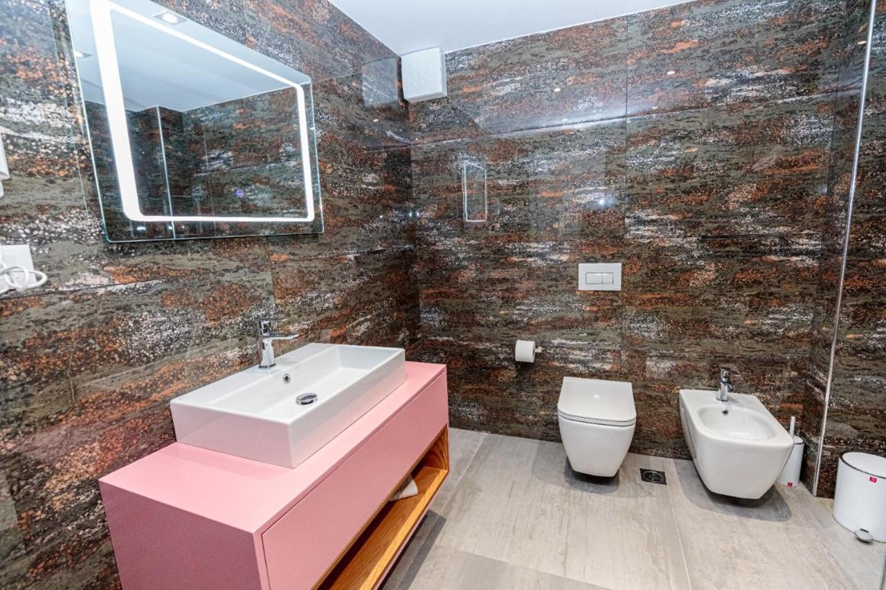 Hakuna Matata Residence & Apartments Vlorë Eksteriør billede